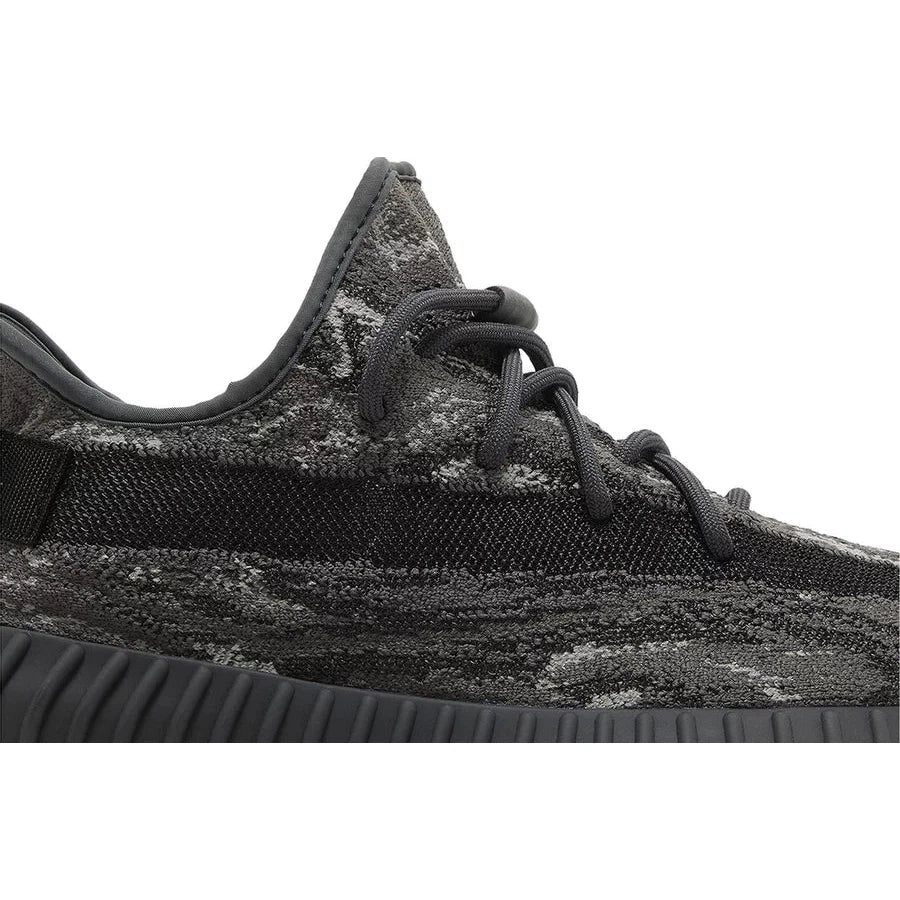 Yeezy - Add Bold Yeezy Shoes to Your Footwear Collection - Waves Au Yeezy - Add Bold Yeezy Shoes to Your Footwear Collection - Waves Au