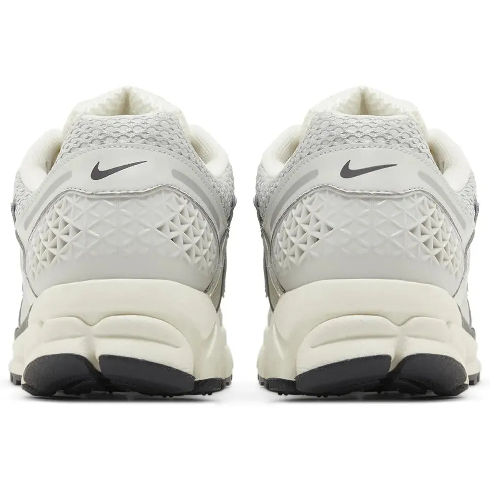 Nike Air Zoom Vomero 5 'Chrome' W (Lightly Worn)