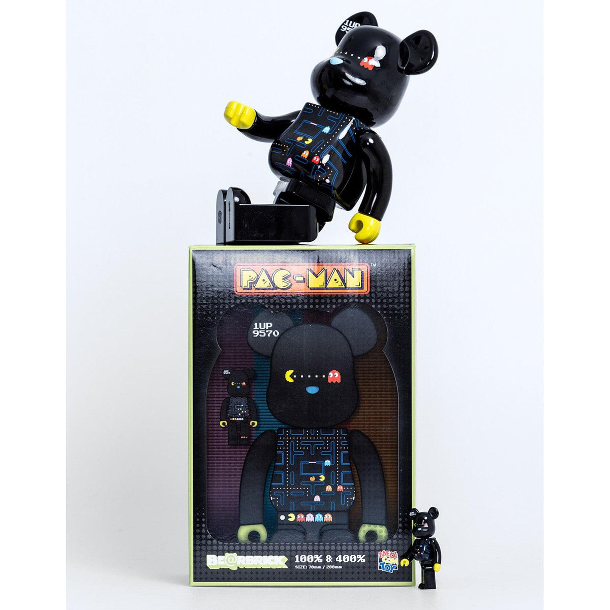 Bearbrick 400% + 100% Pacman