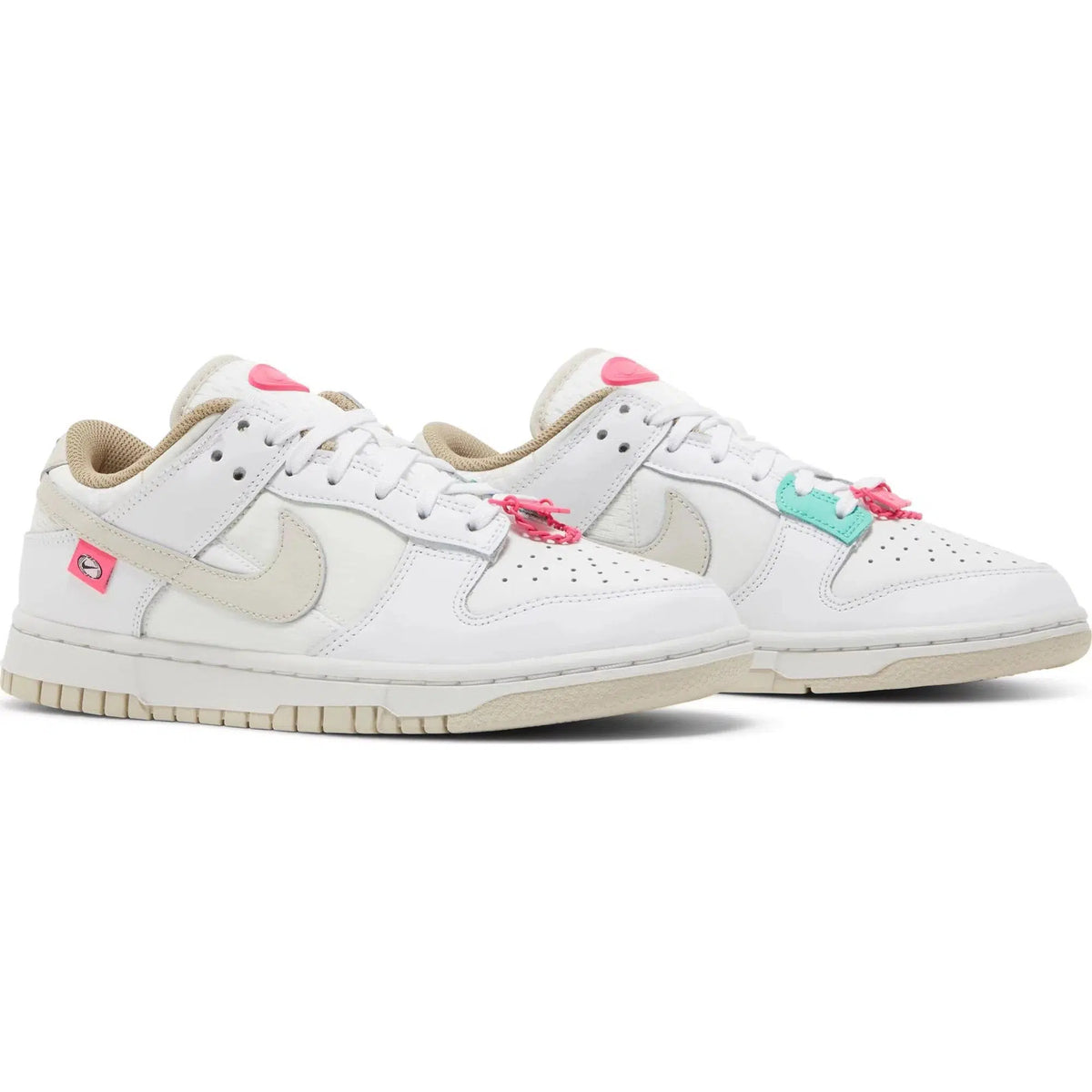 Nike Dunk Low Wmns &quot;Bling&quot; | Waves Never Die | Nike | Sneakers